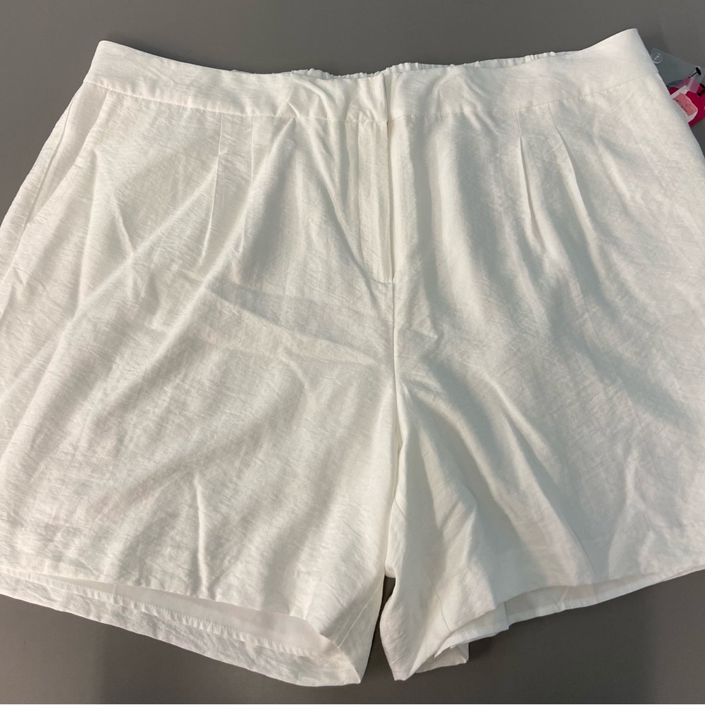 Vince Camuto Twill Mini Casual Pleated Shorts White Size 24W /22w
